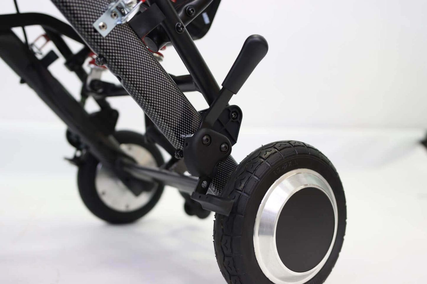 Elektro Carbon Faltrollstuhl leicht faltbar bis 120 kg – AT52325