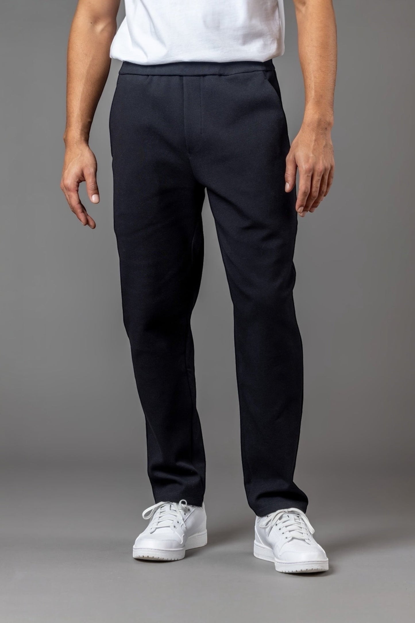 MODERNE SCHMALE JOGGINGHOSE P10