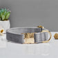 Personalisiertes Samt Hundehalsband "Emilia" mit Gravur – Verstellbar & Elegant