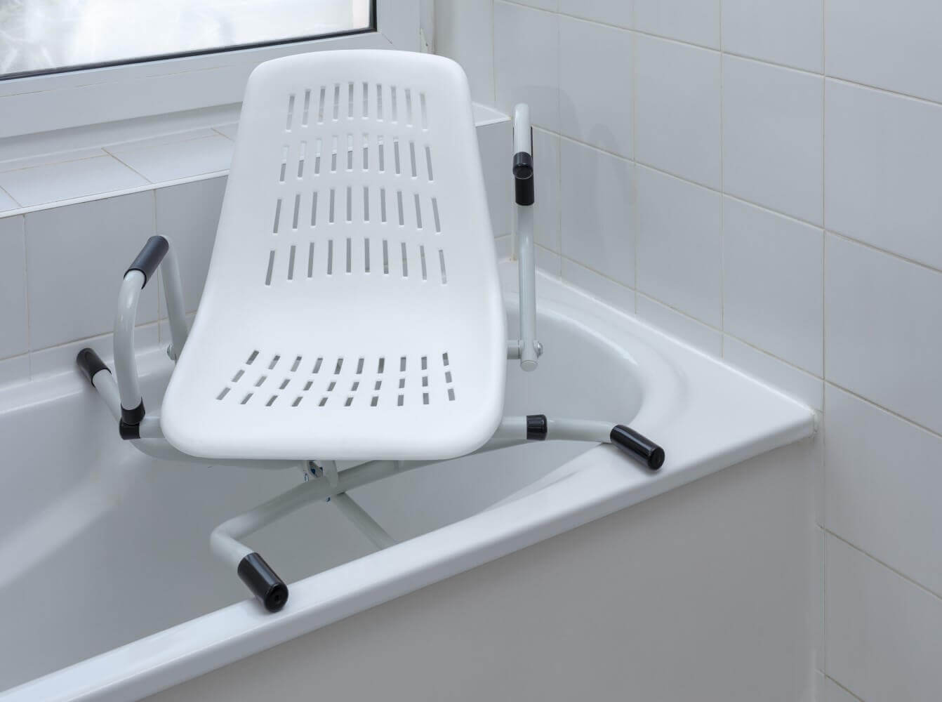 Badewannensitz Atlantis IV 360° drehbar mit Armlehnen