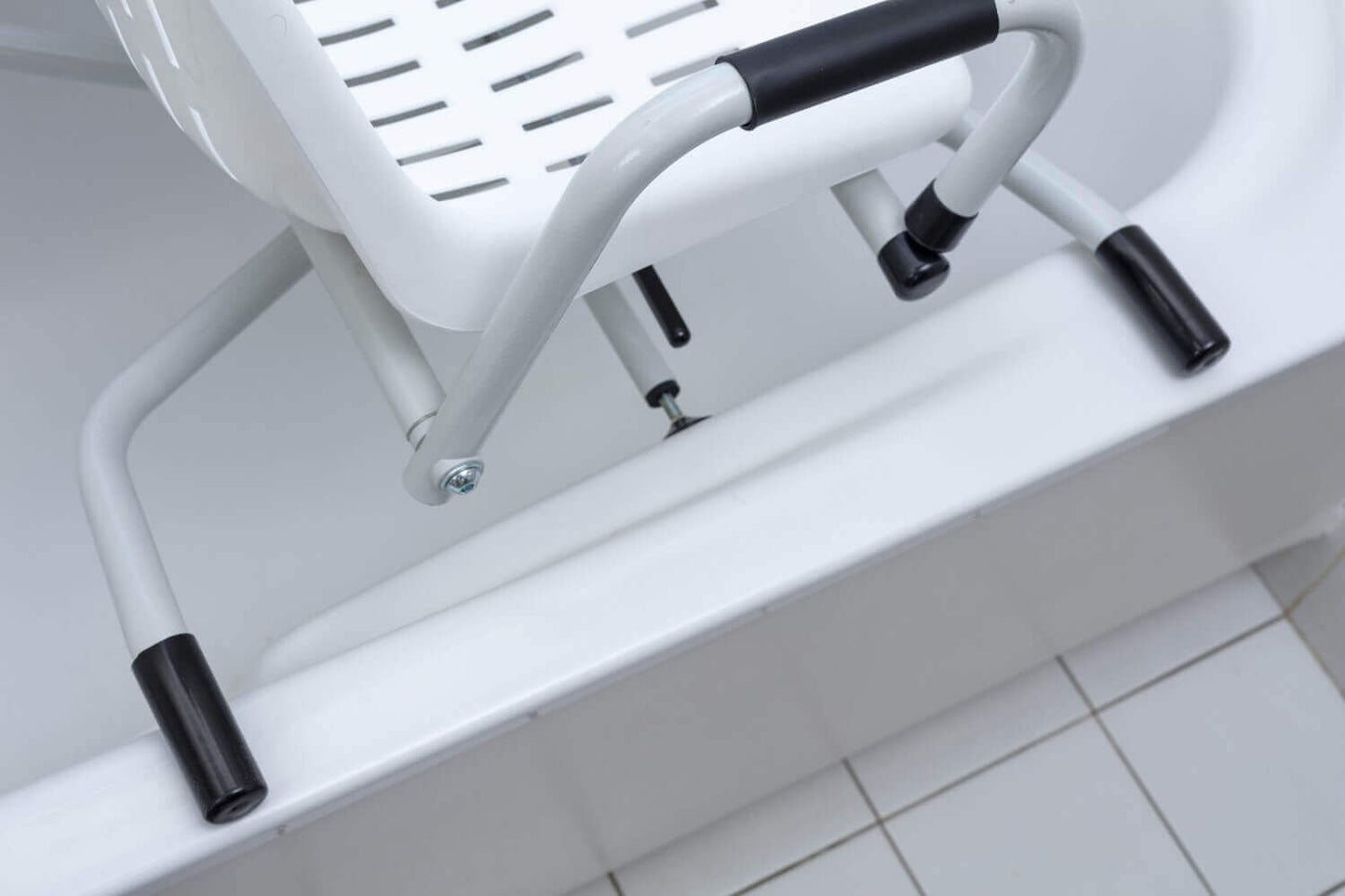 Badewannensitz Atlantis IV 360° drehbar mit Armlehnen