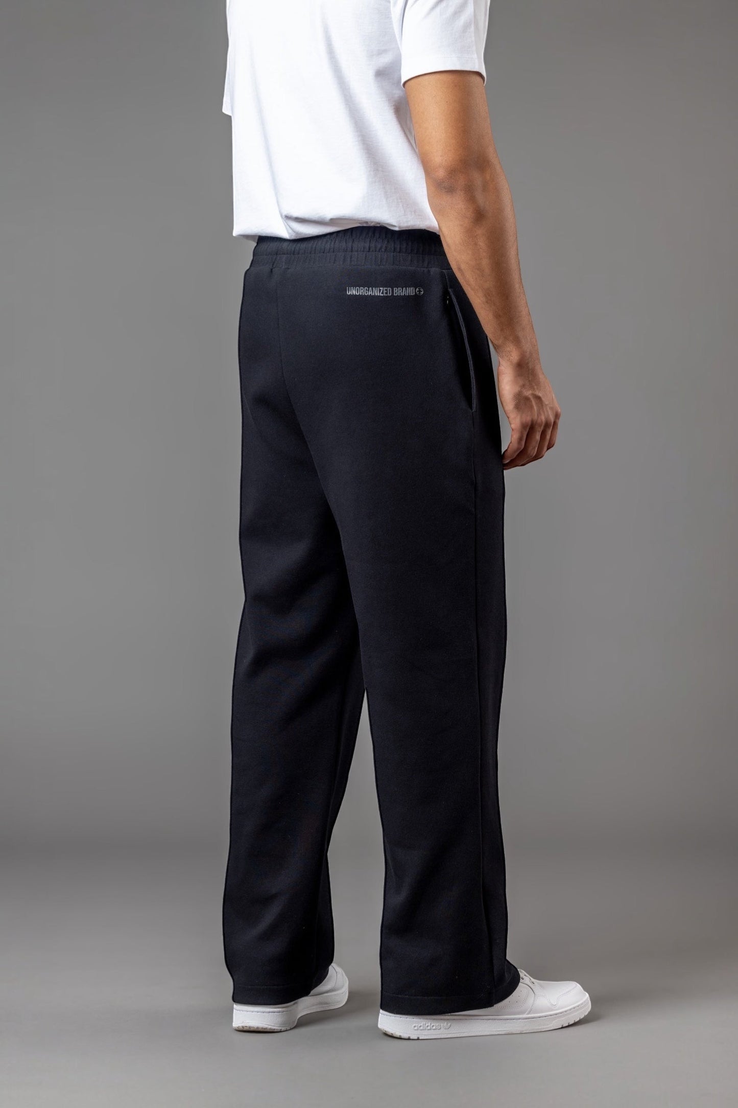 MODERNE WEITE JOGGINGHOSE P5