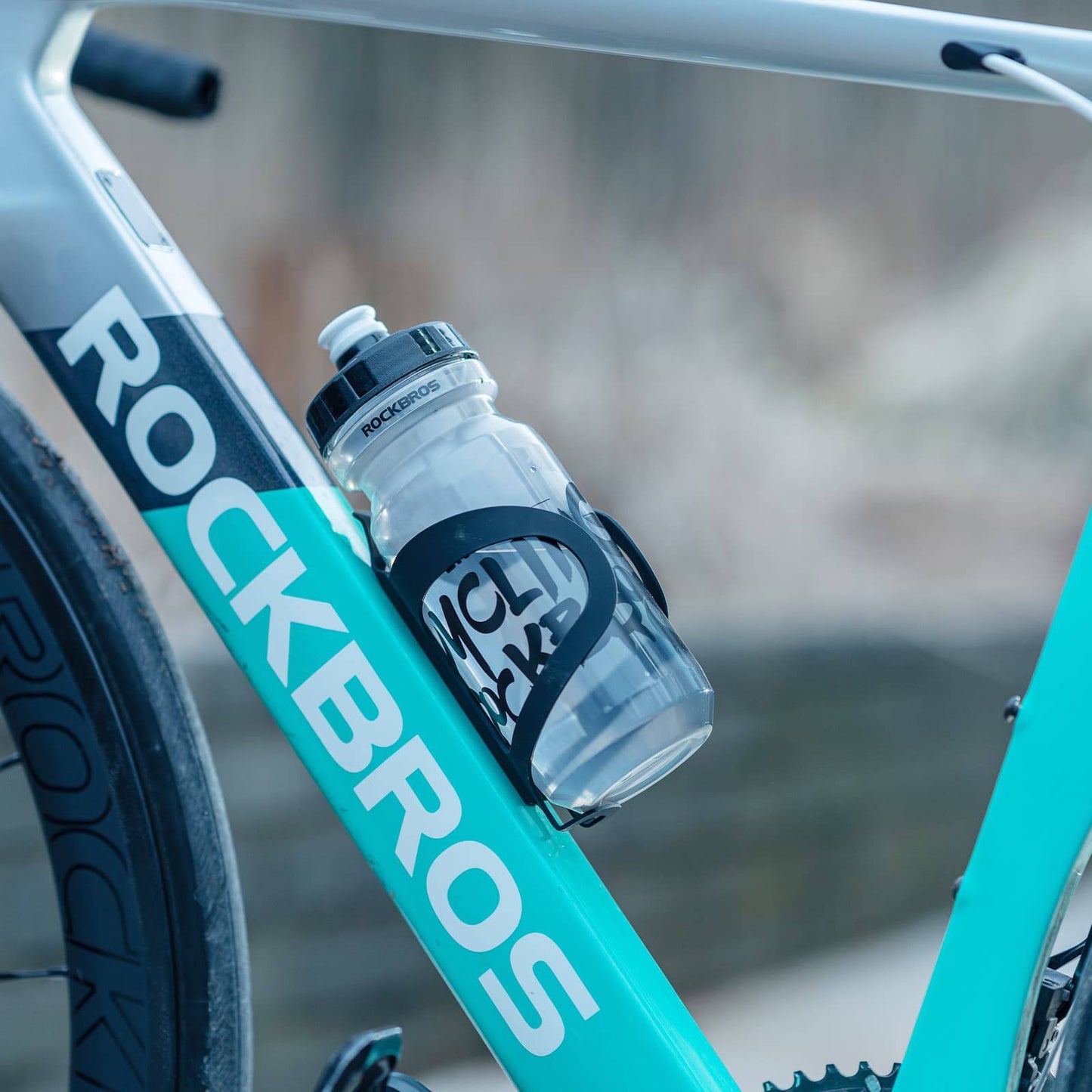 ROCKBROS Sport Trinkflasche 600 ml aus PP5 mit Staubschutzhülle geliefert